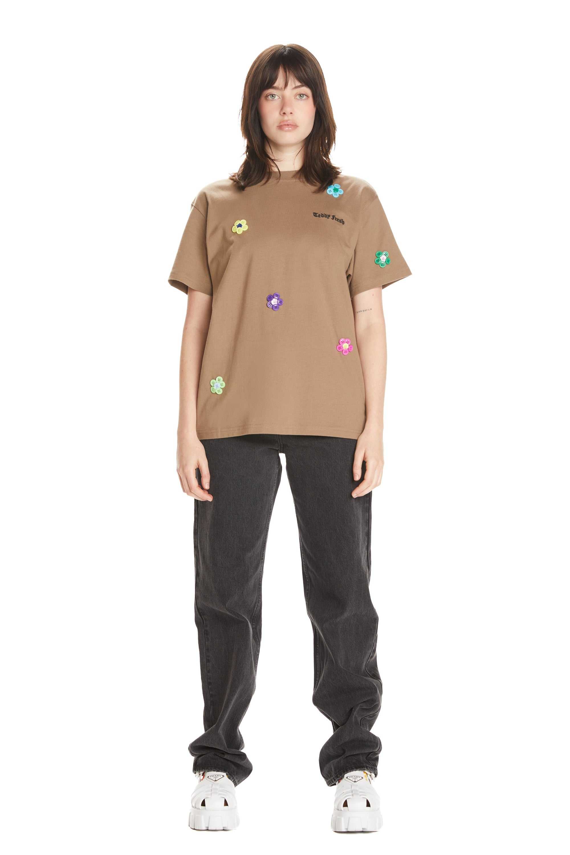 Black Teddy Fresh Button Flowers Tee | UESKIX395