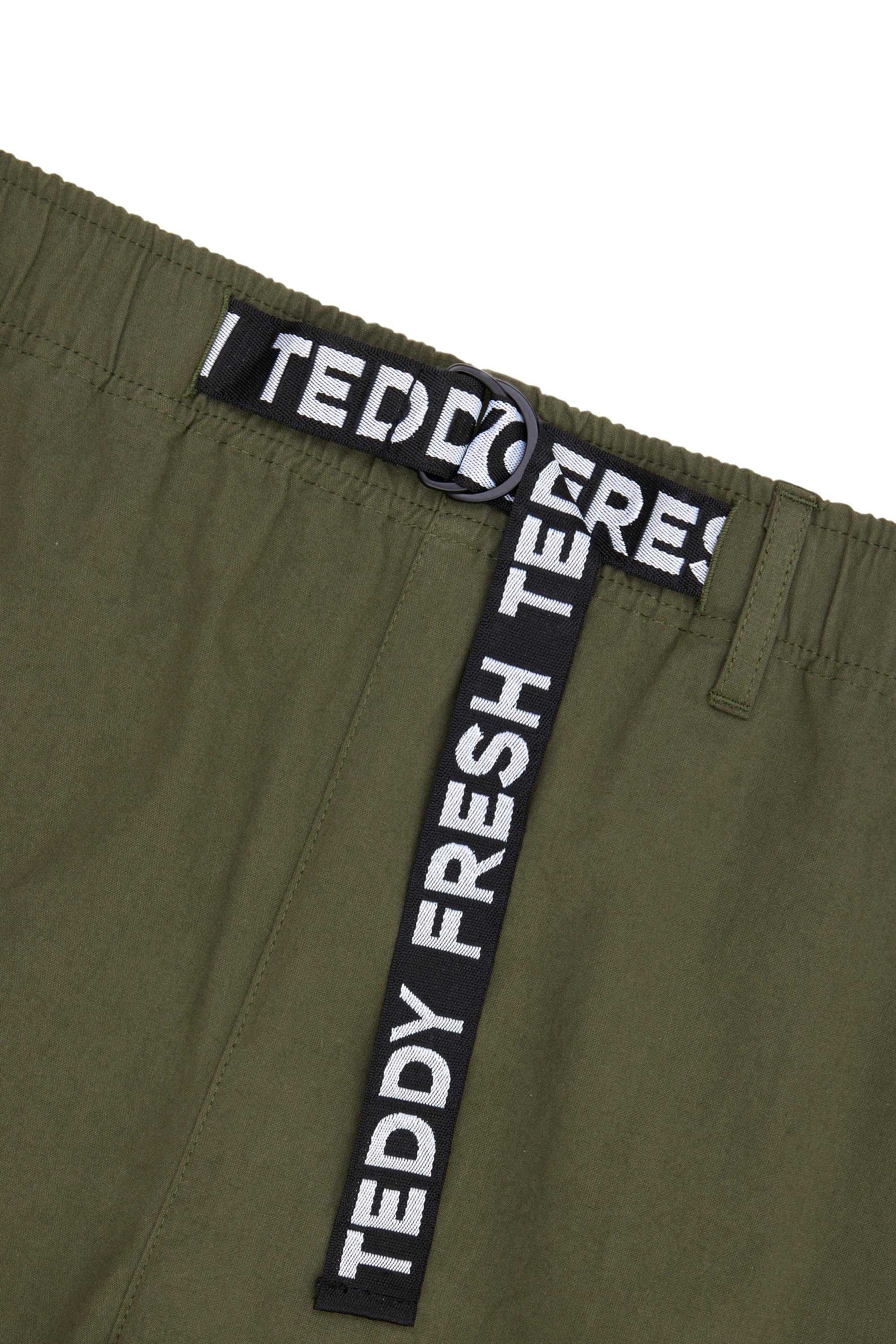 Green Teddy Fresh Webbing Belt Cotton Shorts | AOTQEV241