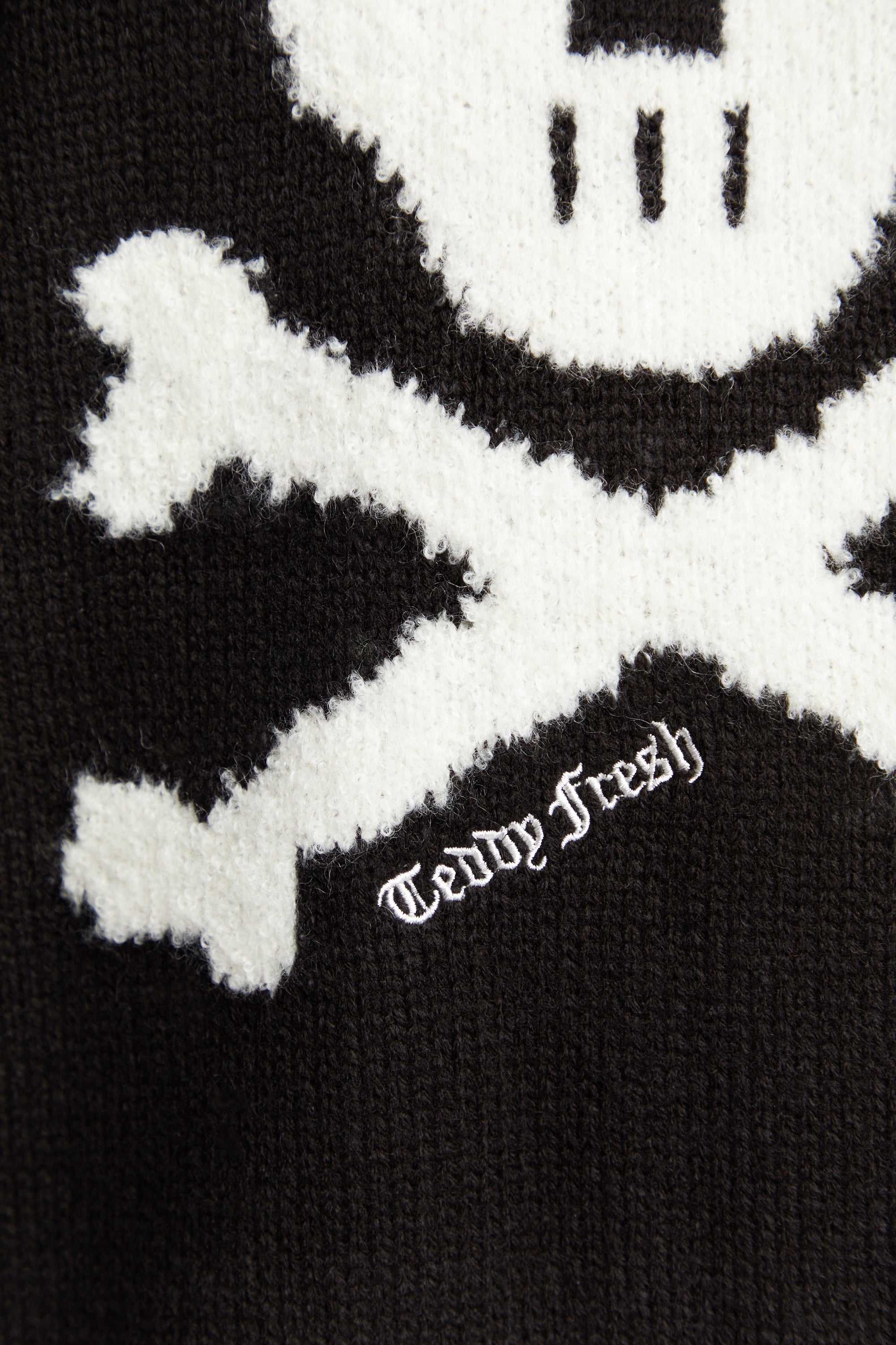 Pink Teddy Fresh Teddy Skull And Crossbones Sweater | DGOCTX457