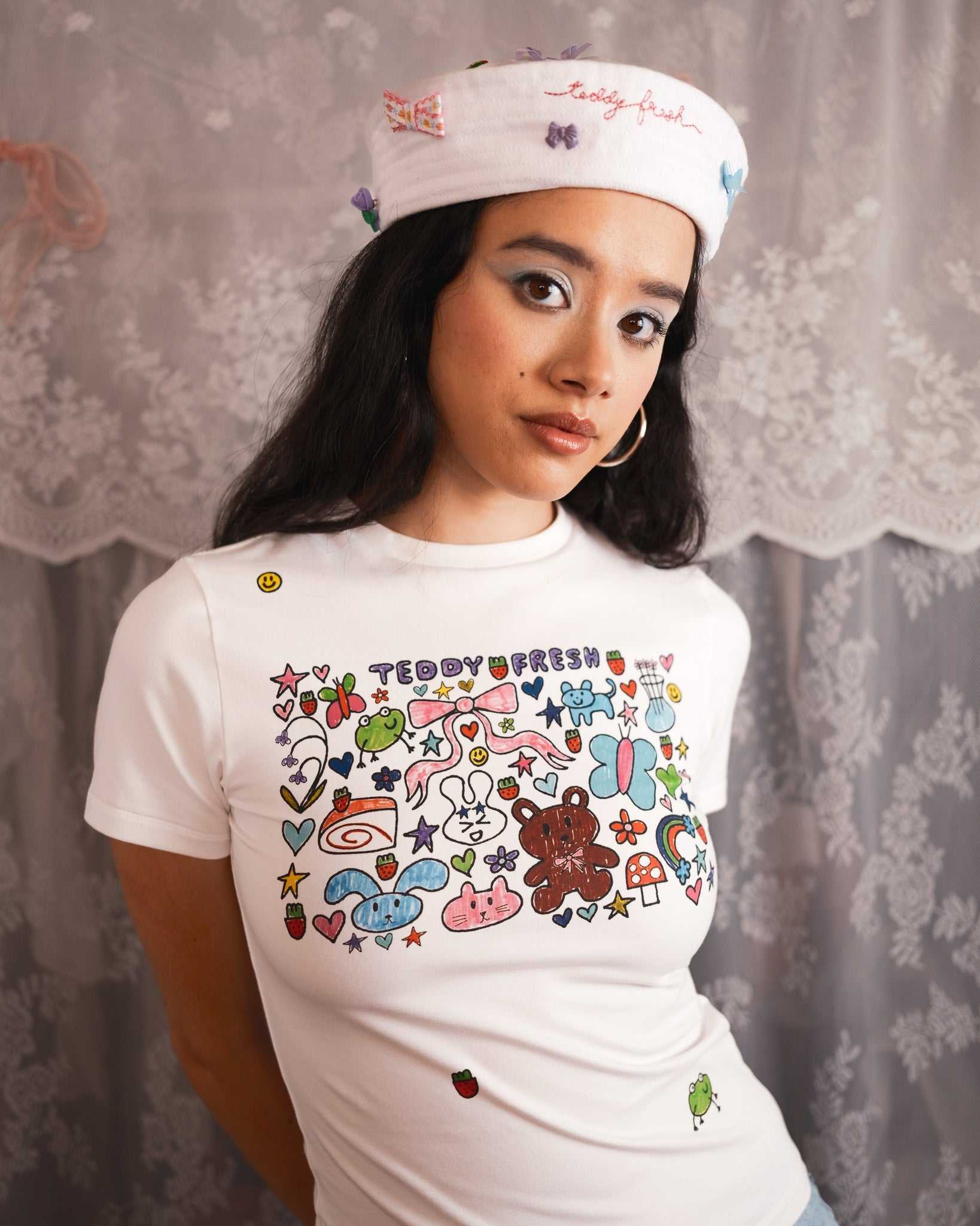 White Teddy Fresh TF x Blo_oberry Fitted Tee | PEJGBR584